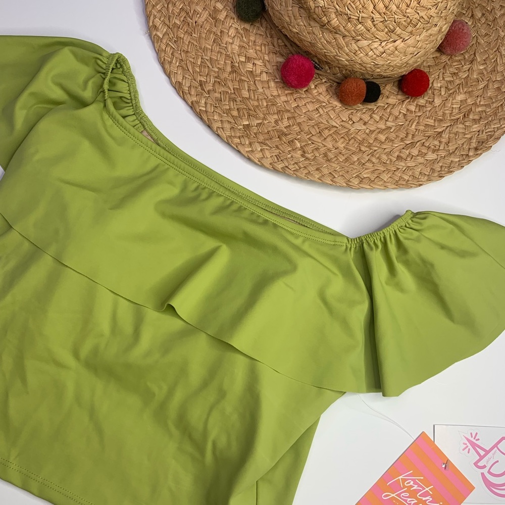 Kortni Jeane green tea ruffle top small